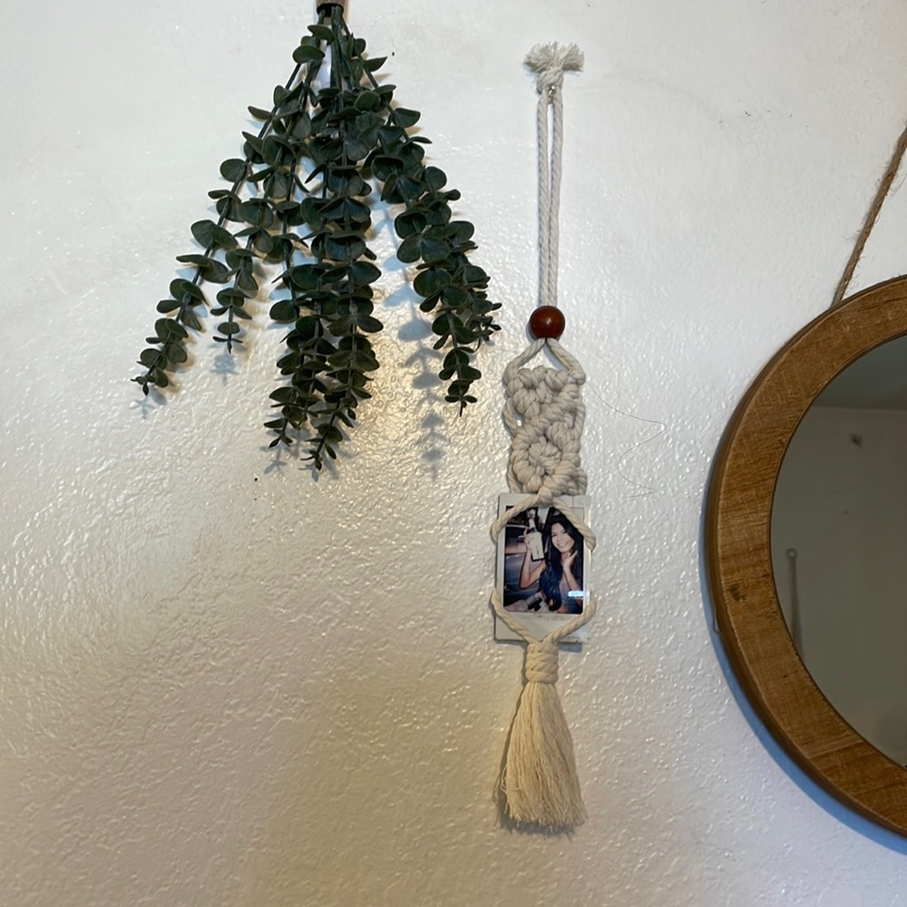 Handmade Macrame Polaroid Photo Hanger - Picture 3 of 3